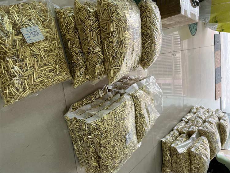 Un'altra grande spedizione di rivetti tubolari in ottone in Malesia!