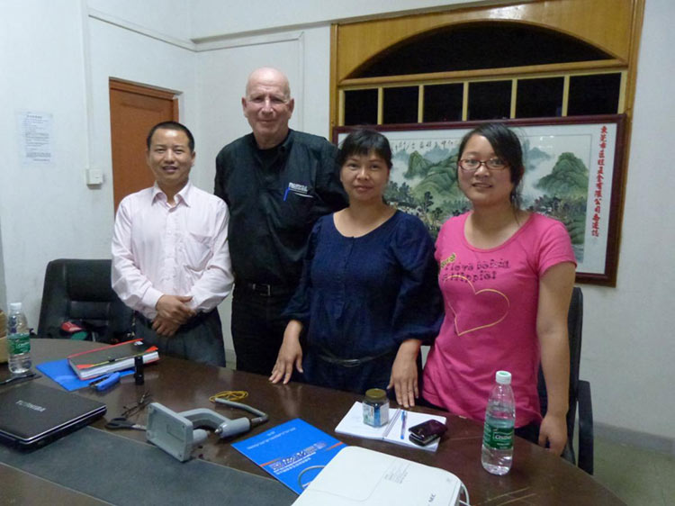 Benvenuto amico dell'Austria Peter, vieni a Nuote Metals