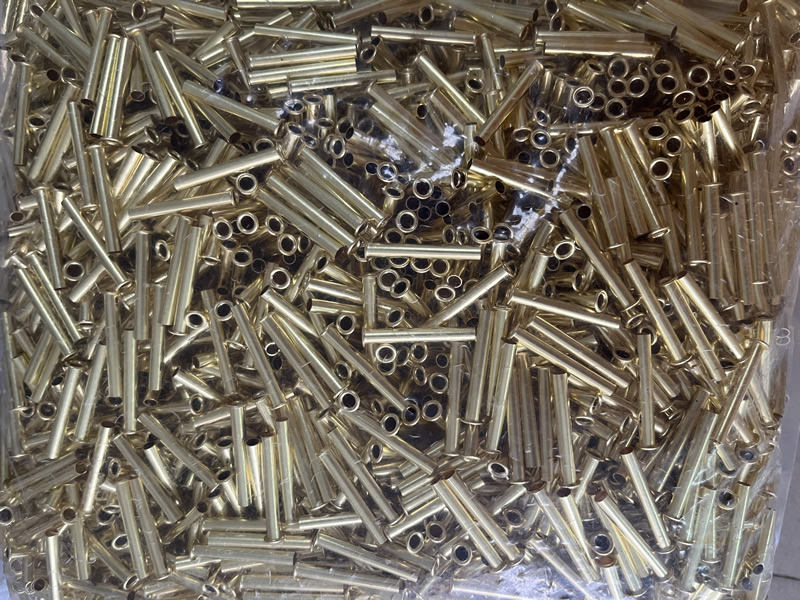 Nuote Metals spedisce rivetti tubolari in ottone in Germania – Per giunti articolati per treppiede, testati per oltre 40.000 cicli