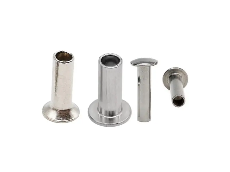 Rivetti semicavi in ​​ferro
