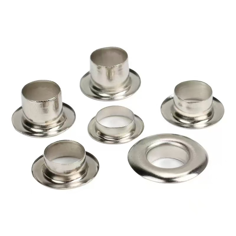 Occhielli in metallo