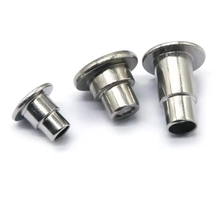 Rivetti sulle spalle